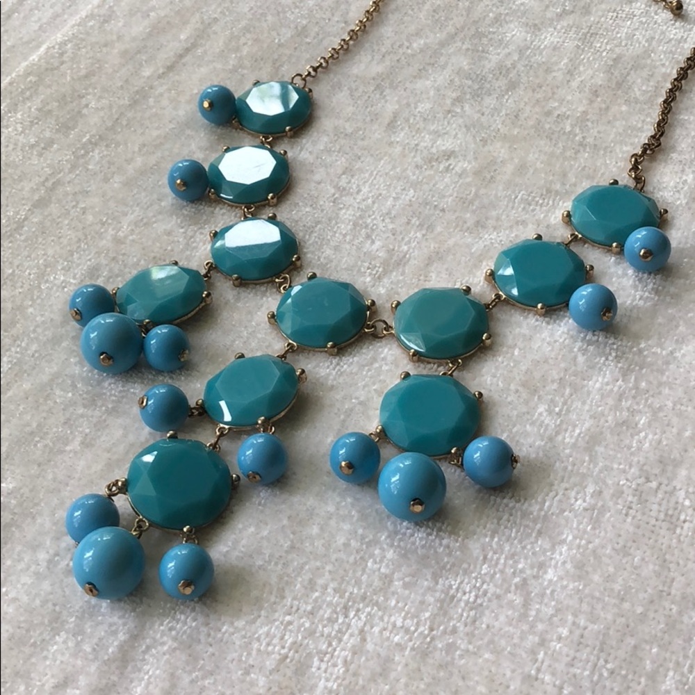 Lulu’s Statement Necklace - Picture 2 of 5